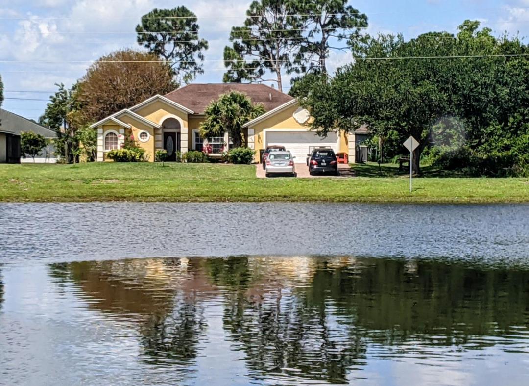 A Treasure Coast Gem- Private Entrance And Private Bathroom Port St. Lucie Exteriör bild